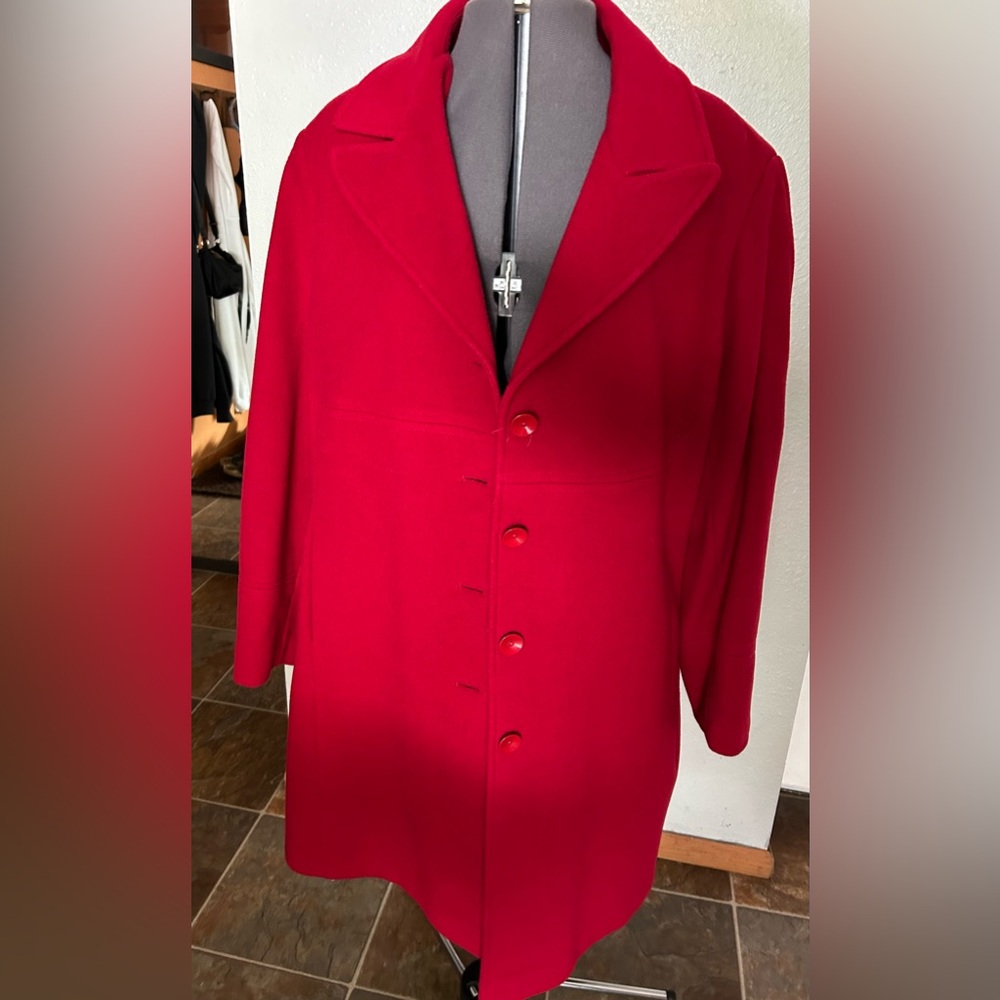 Red Wool coat, beautify shade of red size 22